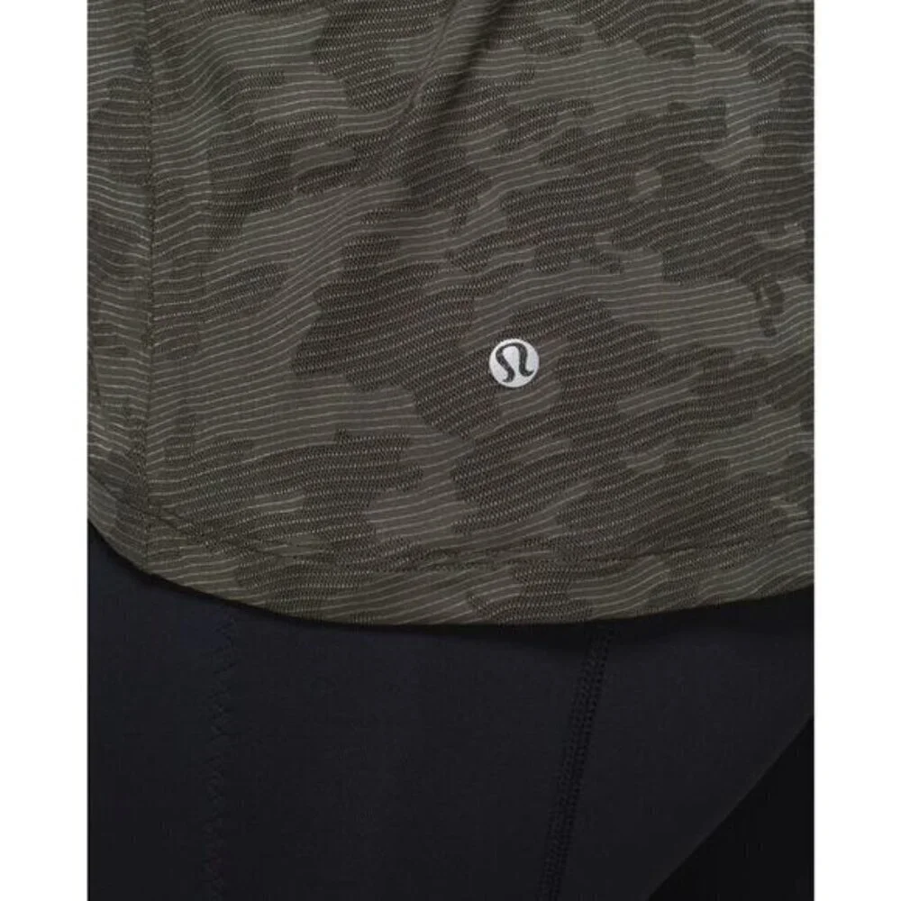 Lululemon Run For Days Tank in Deep Camo Size 4